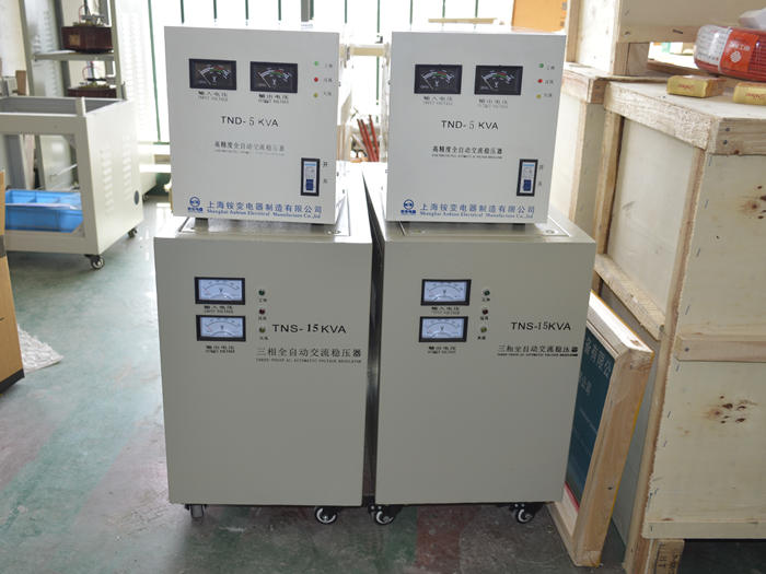稳压器厂家高精度5KW交流稳压器电源设备